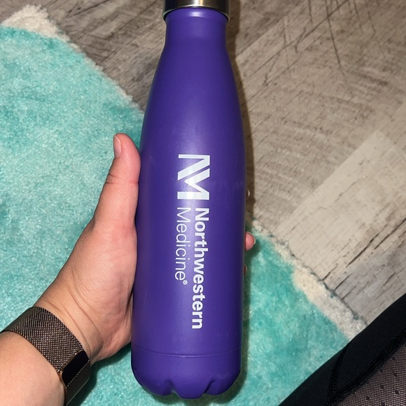 NEW Northwestern Medicine aluminum water bottle - Picture 2 of 8